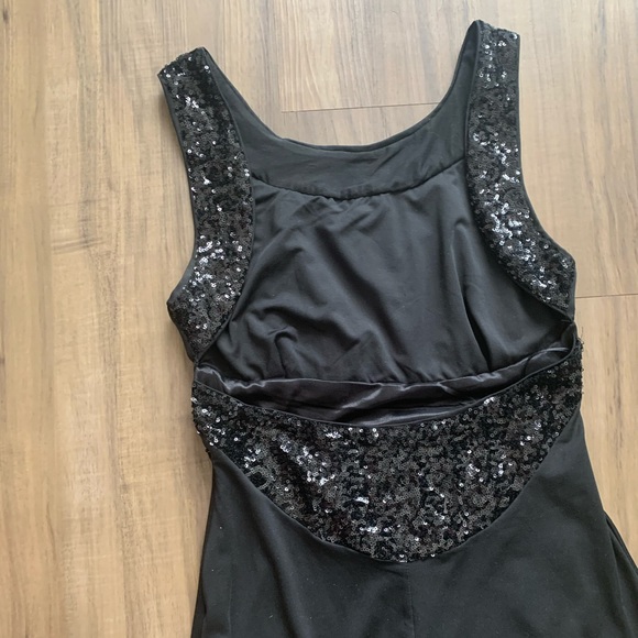 Black Long Dress with sequins appliqué open back - Picture 7 of 8